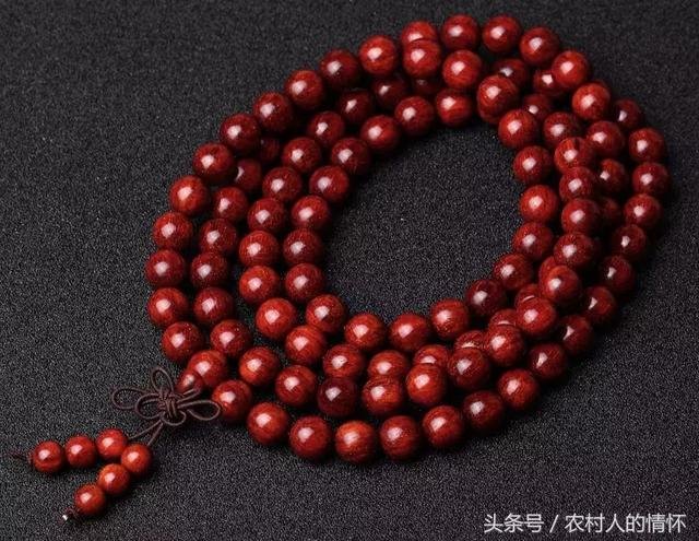 属蛇男戴什么手链好，属蛇戴什么水晶最合适