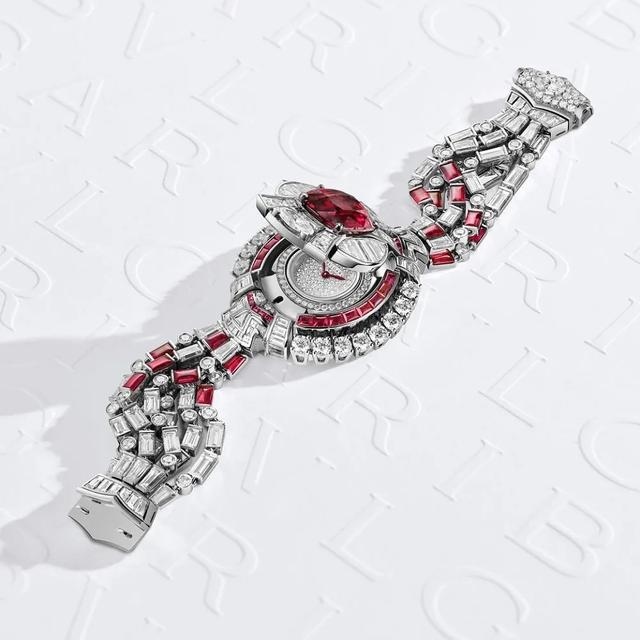 戴蛇形手镯的忌讳，女人带蛇戒指意义