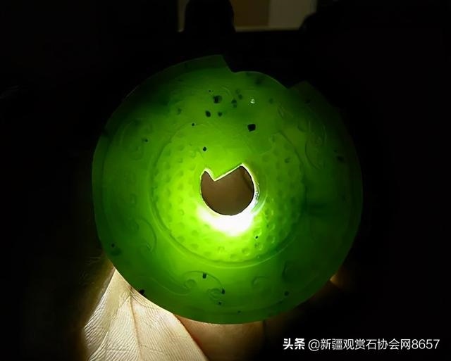 属兔带什么颜色的玉，属兔佩戴生肖最合适