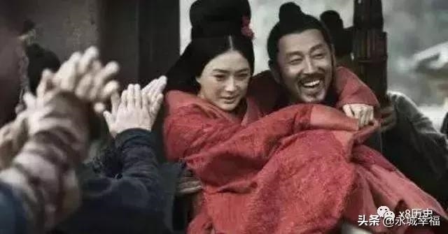 什么蛇是苦命蛇12月，蛇女不能和什么生肖配