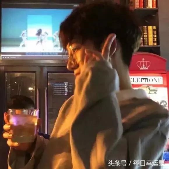 属蛇女起什么微信名，属蛇女人的微信 名