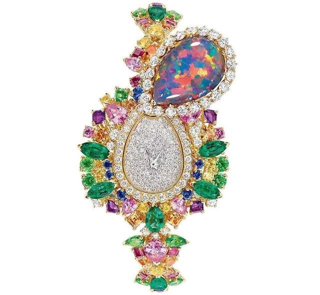 戴蛇形手镯的忌讳，女人带蛇戒指意义