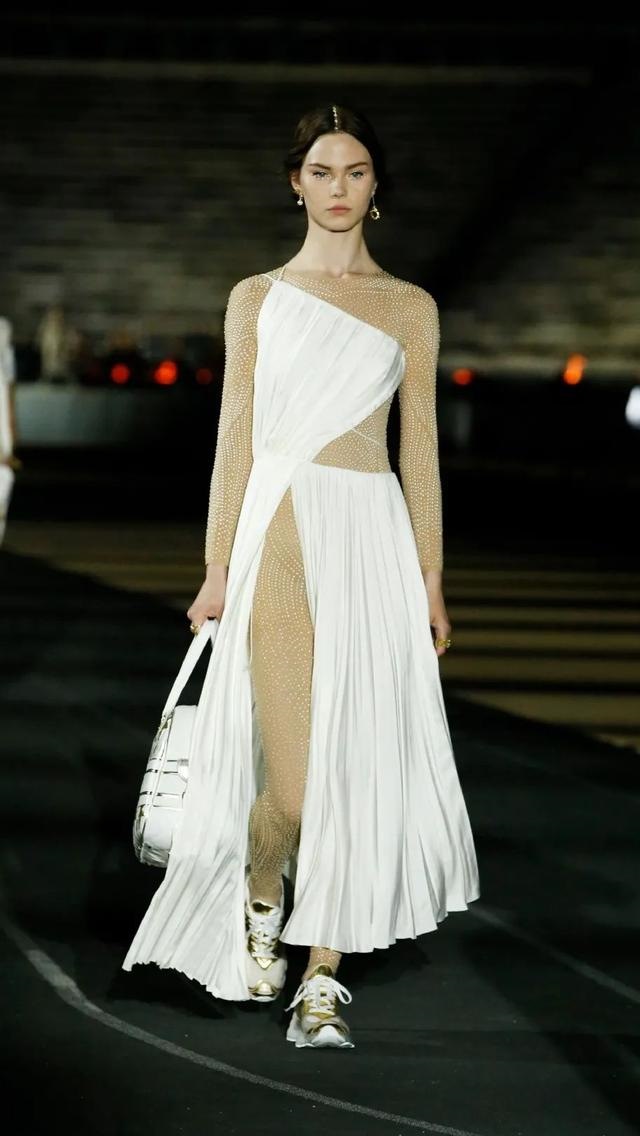 022蛇女感情，1989属蛇一生大劫年"