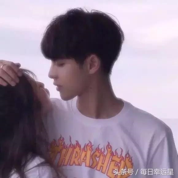 属蛇女起什么微信名，属蛇女人的微信 名