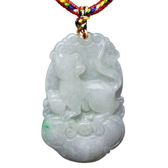 属蛇的戴蛇的玉坠好吗，男士戴什么玉坠比较好