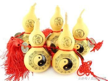 属蛇的人家里适合什么摆件，属蛇用什么头像最旺财