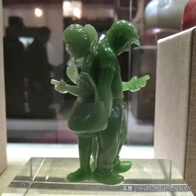 属兔带什么颜色的玉，属兔佩戴生肖最合适