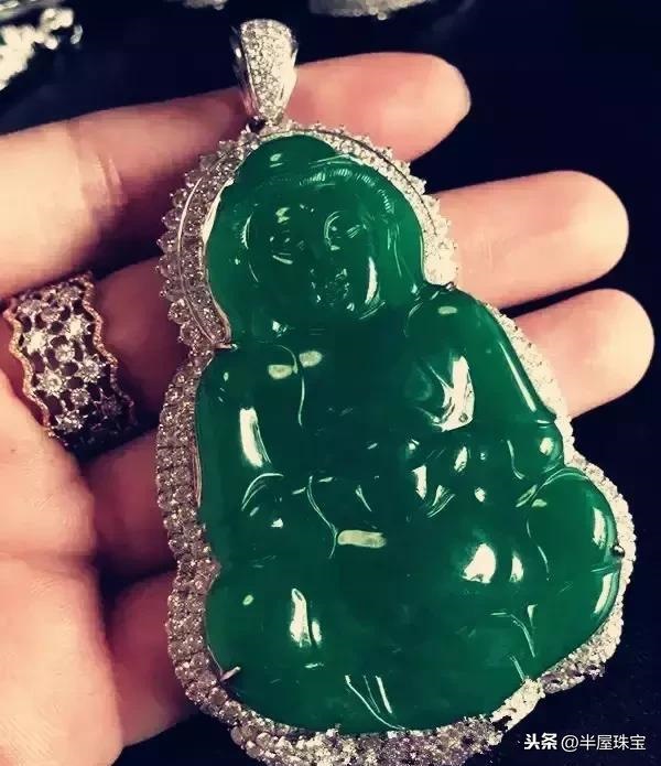 属蛇的适合带鹿的饰品吗，属蛇带什么招财转运