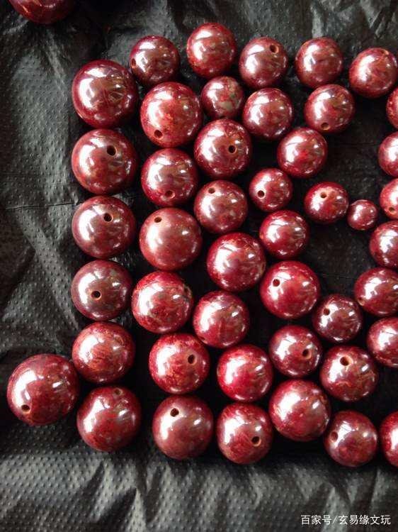 属鸡的家里能有朱砂吗，属鸡的为什么不能戴玉