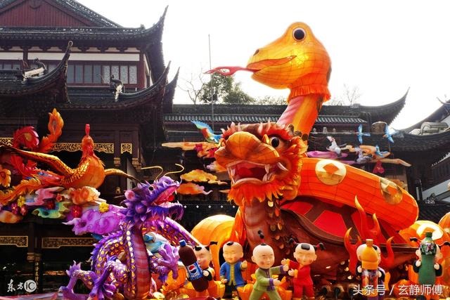 属蛇的怎么都是晚婚,金牛男选老婆