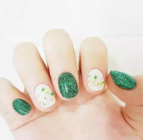 属蛇女的微信头像最招财,属蛇的人用啥头像旺财