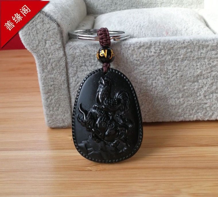 022年属蛇佩戴什么，属蛇2022年带什么属相吊坠"