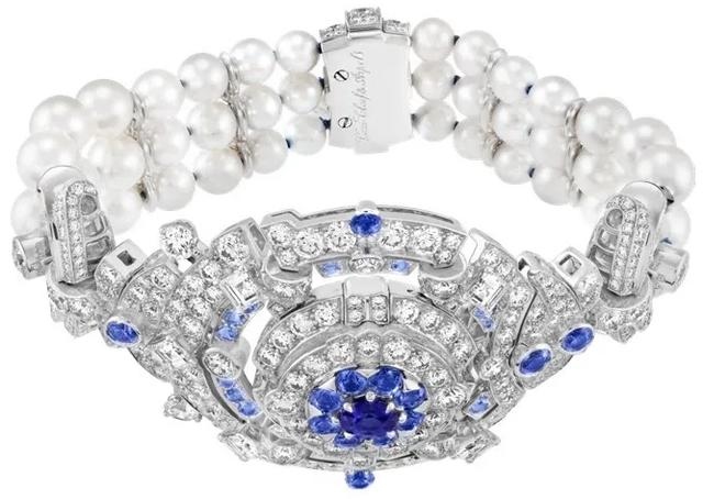 戴蛇形手镯的忌讳，女人带蛇戒指意义