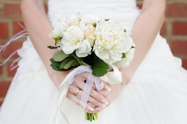 属蛇的结婚当天忌什么属相，属蛇和什么属相忌配