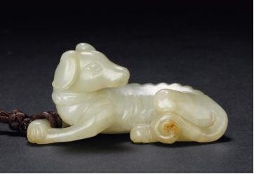 属蛇的戴蛇的玉坠好吗，男士戴什么玉坠比较好