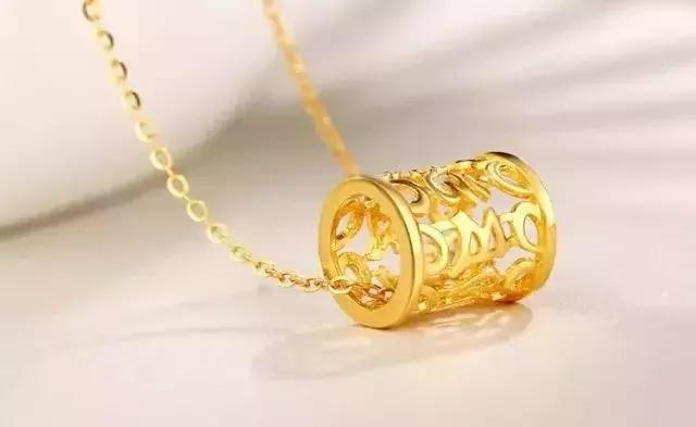 7年属蛇能戴金饰吗，属蛇戴金项链可以吗"