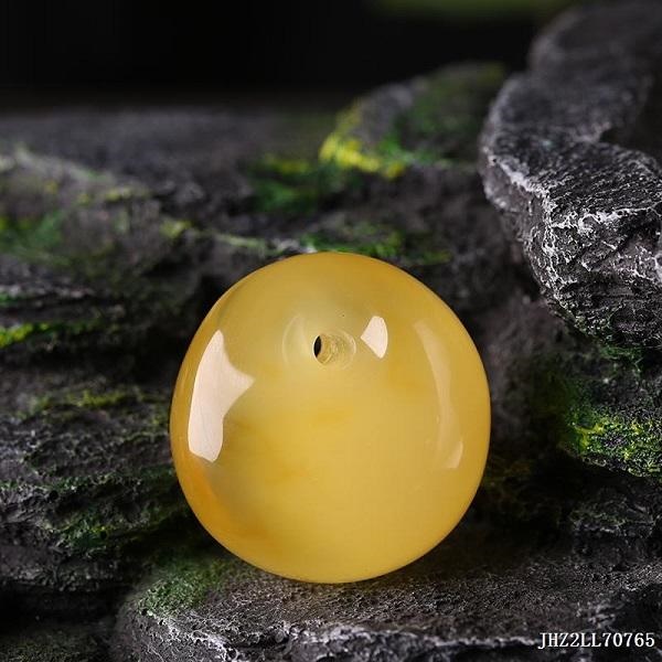 属鸡的戴什么招财转运，属鸡的招财物是什么