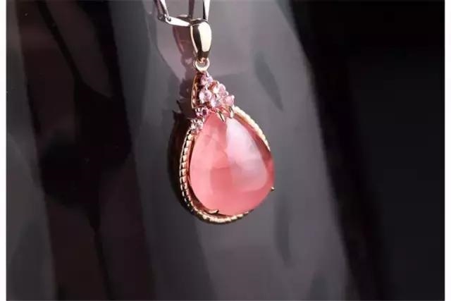 属鼠的戴什么转运珠，属鼠本命年说一句吉利话