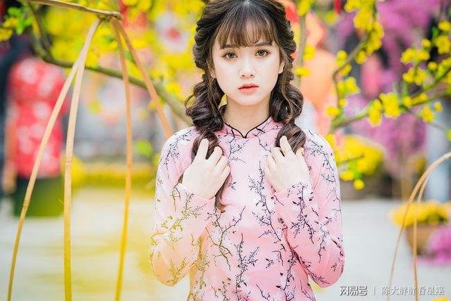 0年属狗女2022年运势，70年属狗女2022年每月运程"