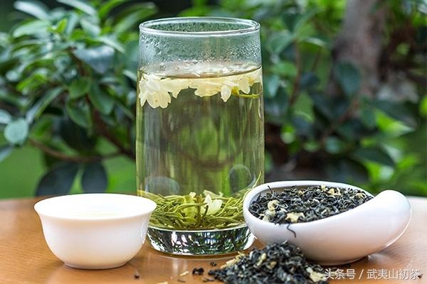 朱砂属鸡的真的不能戴么，属鸡女孩带什么辟邪