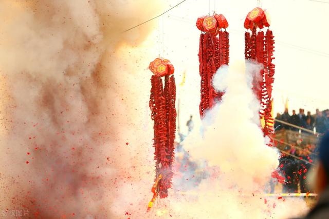 老黄历可查看每日财运，中华民俗老黄历