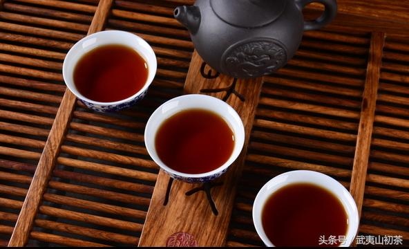 朱砂属鸡的真的不能戴么，属鸡女孩带什么辟邪