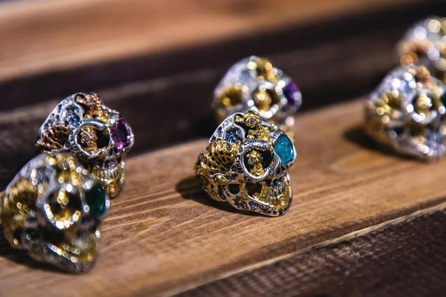 属马的佩戴什么戒指好，属马佩戴什么好