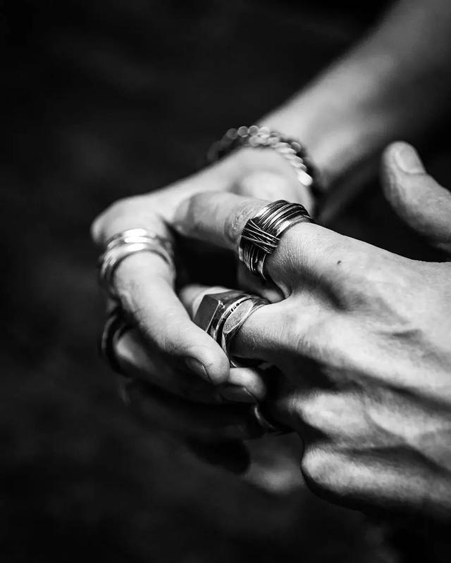 属马的佩戴什么戒指好，属马佩戴什么好