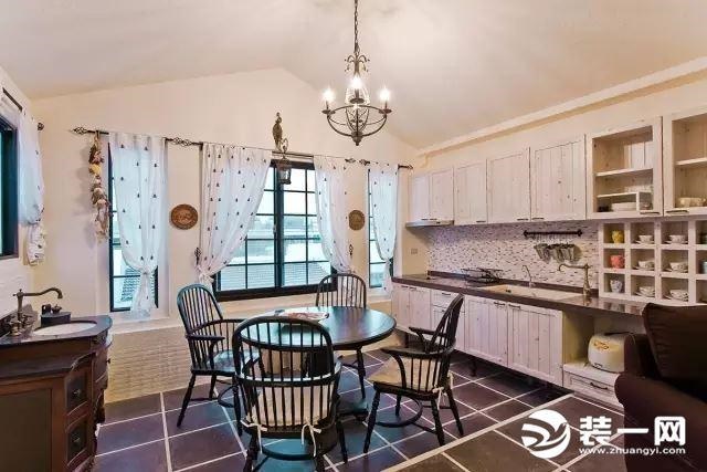 什么颜色的窗帘最吉利，客厅挂什么窗帘最旺气