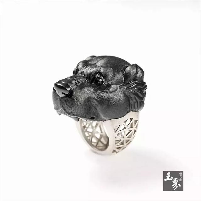 8年马戴什么首饰，78年属马适合戴金还是玉"