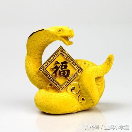 属蛇女正月出生的命运如何，正月属蛇女人命运详解