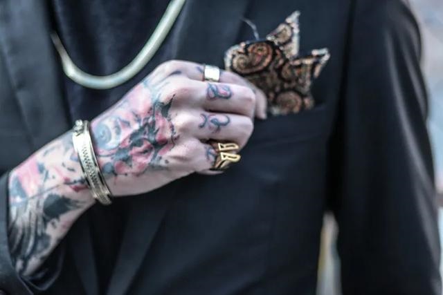 属马的佩戴什么戒指好，属马佩戴什么好