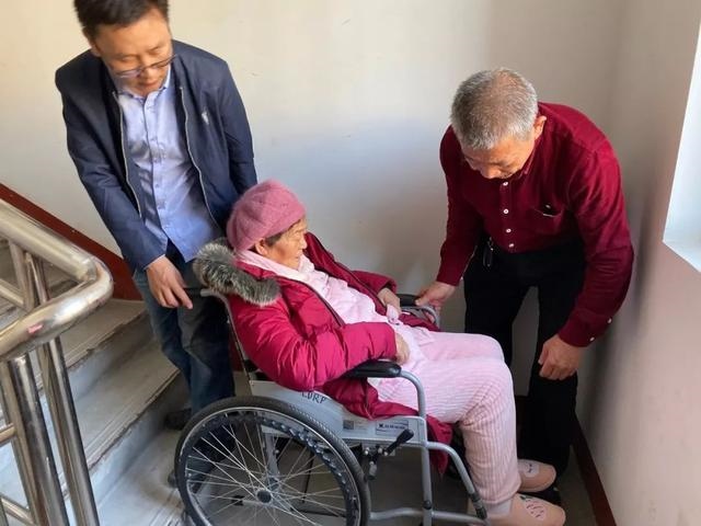 属蛇60多岁的是哪一年出生，属蛇的都是哪一年出生