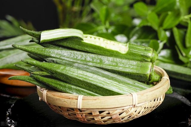 属蛇的家中不宜放什么，命里有二婚的四个生肖