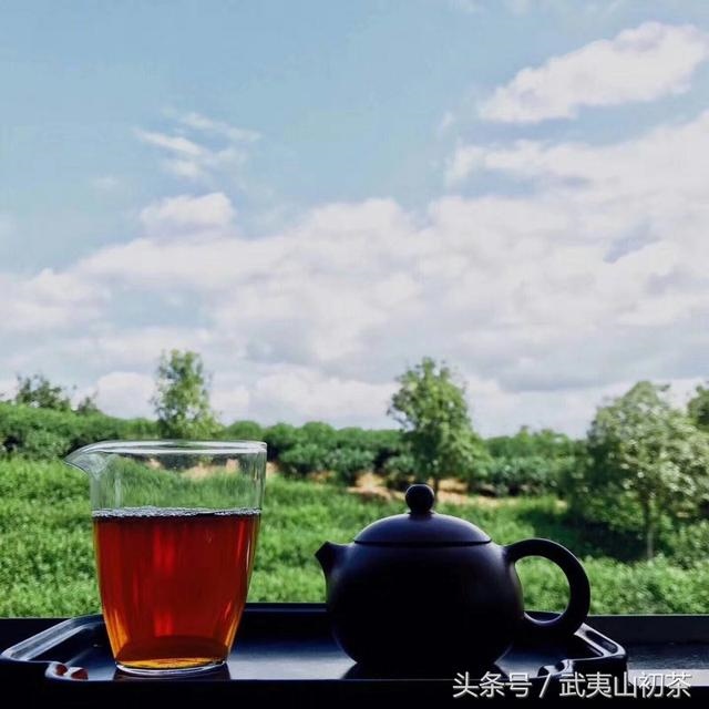 朱砂属鸡的真的不能戴么，属鸡女孩带什么辟邪