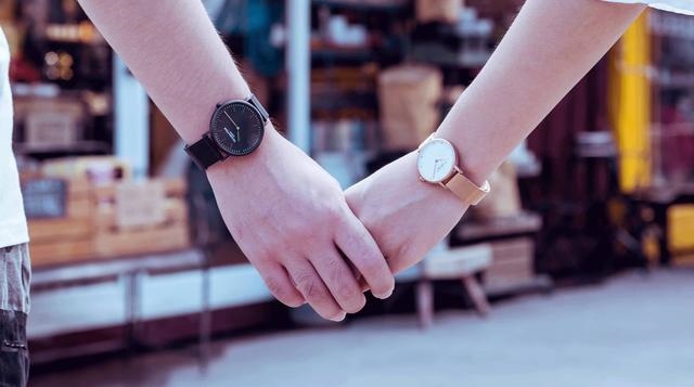 伤官见官的女命离婚能破,伤官见官夫妻宫做戌