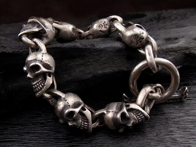 属马的佩戴什么戒指好，属马佩戴什么好