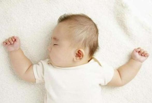 千万不要乱睡觉会改命，人睡客厅代表人要走了