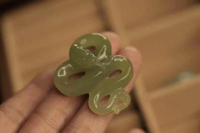 属马佩戴什么玉石更好，1990属马的戴什么玉好