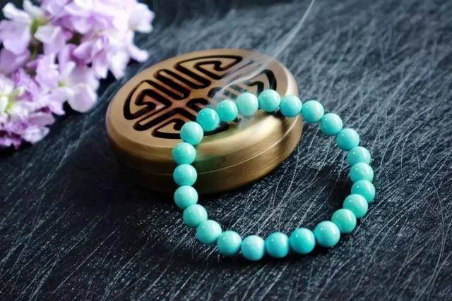 属羊人带什么避小人，属羊人的贵人与小人