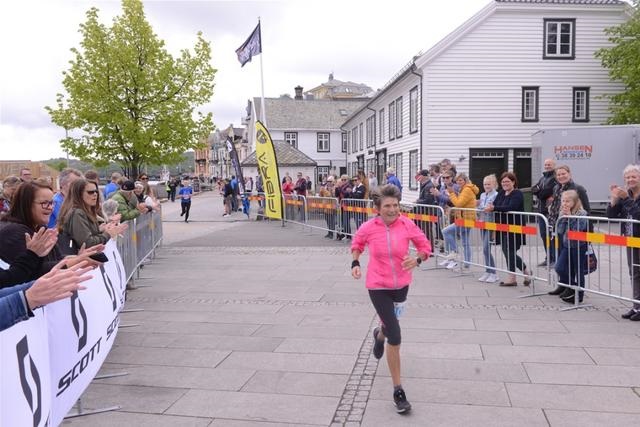 0多岁的马是哪一年出生的，六十多属马的是几几年"