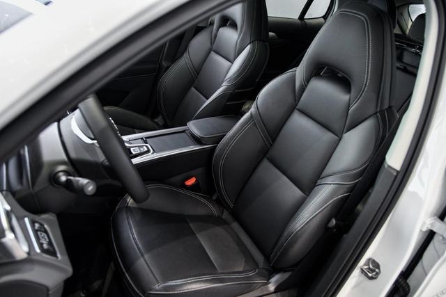 1年和01年能配一对吗，1991属羊和2001属蛇相配"