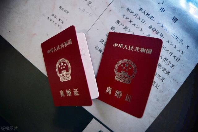 002年出生的男孩婚姻如何，2002年属马几点生更好"