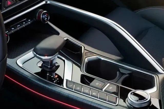 1年和01年能配一对吗，1991属羊和2001属蛇相配"