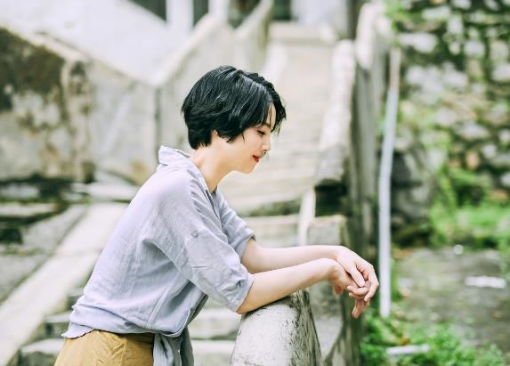 猴女和羊女哪个好，92年的女人性格