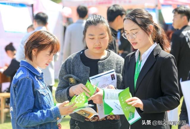 属蛇人今年为什么这么难，1977属蛇一生大劫年