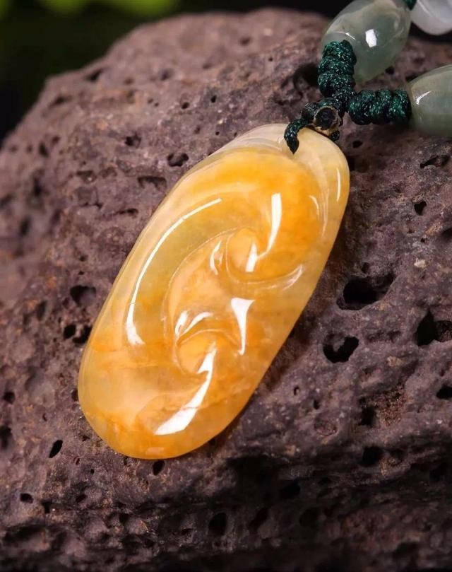 属虎女人戴什么首饰好，适合属虎人长期佩戴的吉祥物