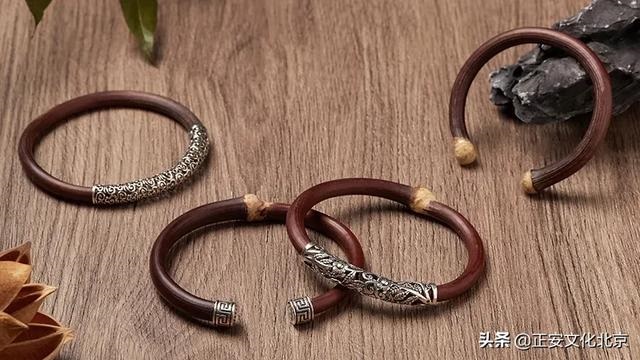 湿气重的人适合戴什么首饰，去湿气最快的 ***