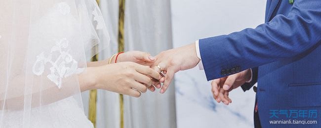 属鼠婚姻配属什么更佳，属鼠的女性婚配和哪些最配