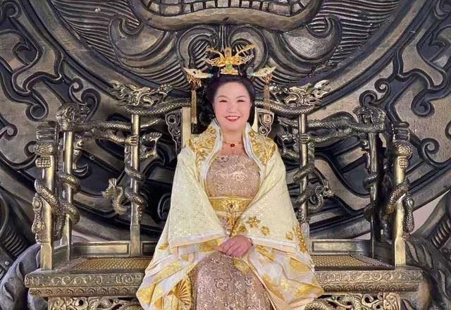 麦玲玲预测了哪些准，麦玲玲收费表